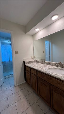 1915 Longmeadow Drive, Arlington, TX 76015