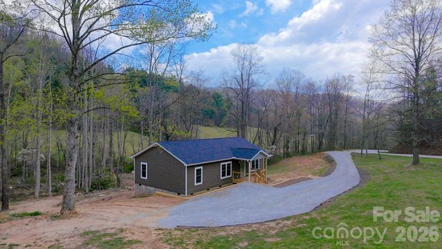 784 Bearwallow Mountain Road, Hendersonville, NC 28792