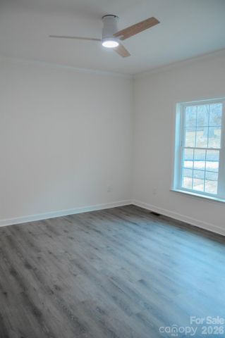 784 Bearwallow Mountain Road, Hendersonville, NC 28792