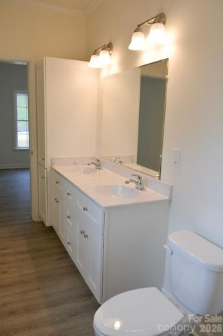 784 Bearwallow Mountain Road, Hendersonville, NC 28792