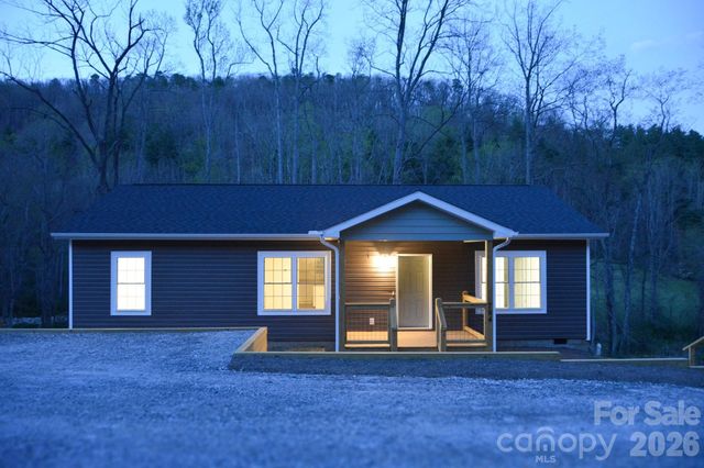 784 Bearwallow Mountain Road, Hendersonville, NC 28792