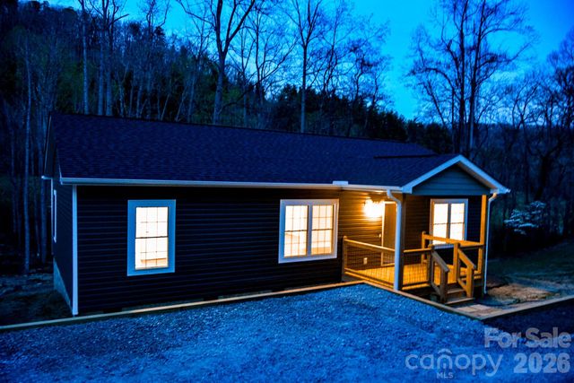 784 Bearwallow Mountain Road, Hendersonville, NC 28792