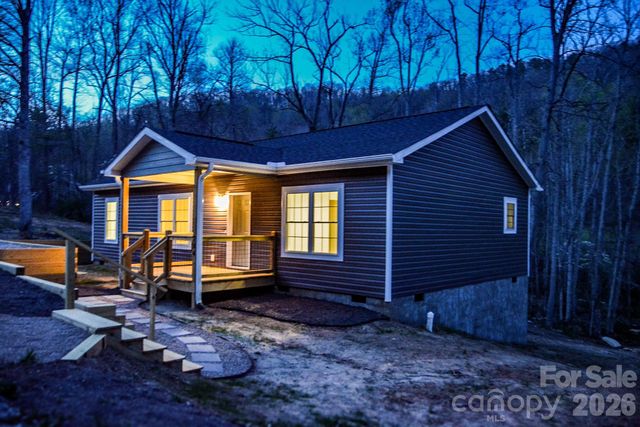 784 Bearwallow Mountain Road, Hendersonville, NC 28792