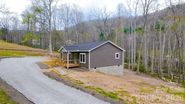 784 Bearwallow Mountain Road, Hendersonville, NC 28792