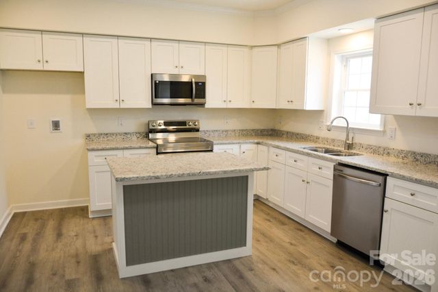784 Bearwallow Mountain Road, Hendersonville, NC 28792