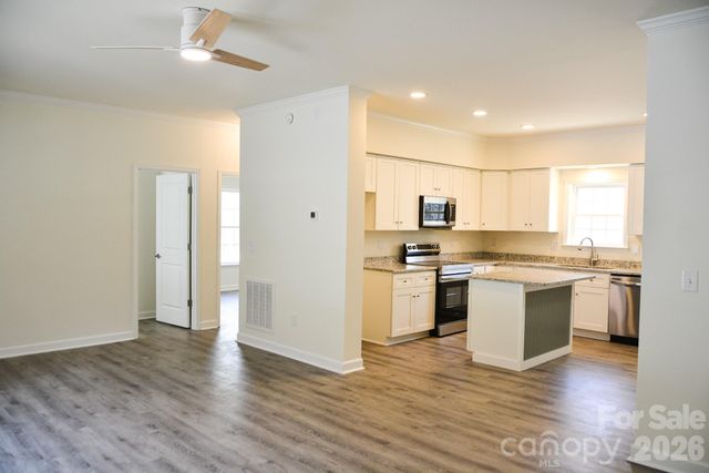 784 Bearwallow Mountain Road, Hendersonville, NC 28792