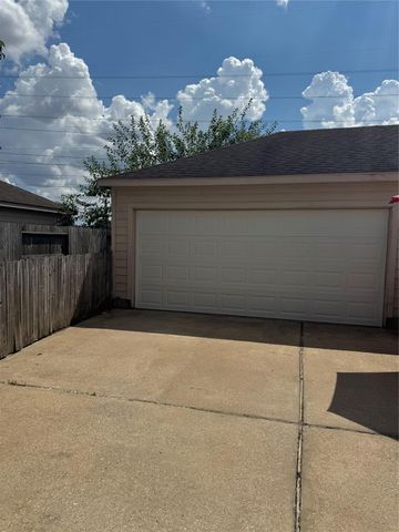 16867 Mammoth Springs Drive, Hockley, TX 77095
