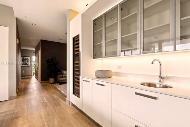 3581 E Glencoe St 309, Miami, FL 33133