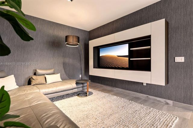 3581 E Glencoe St 309, Miami, FL 33133