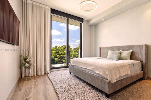 3581 E Glencoe St 309, Miami, FL 33133