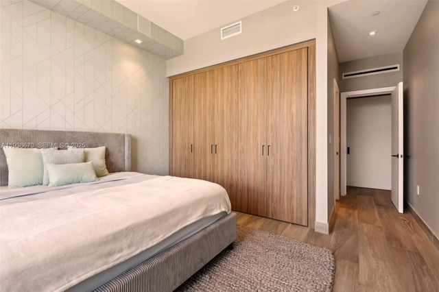 3581 E Glencoe St 309, Miami, FL 33133