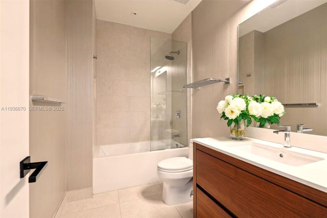 3581 E Glencoe St 309, Miami, FL 33133