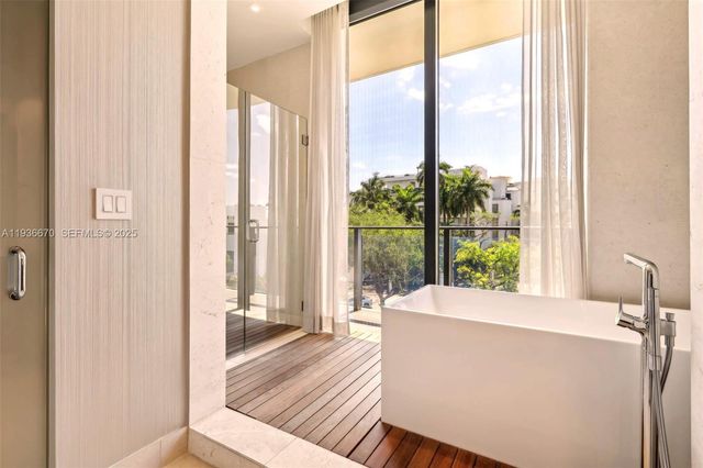 3581 E Glencoe St 309, Miami, FL 33133