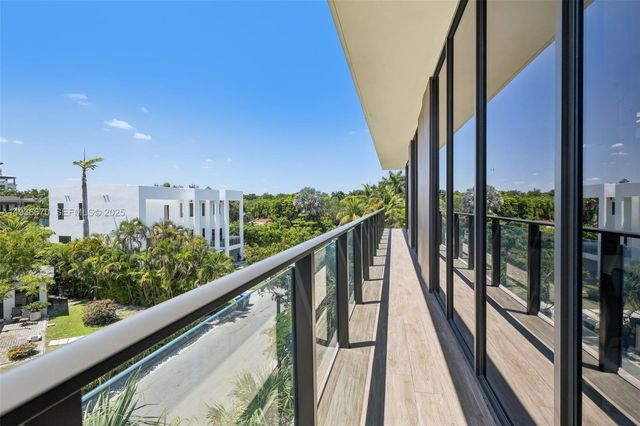 3581 E Glencoe St 309, Miami, FL 33133