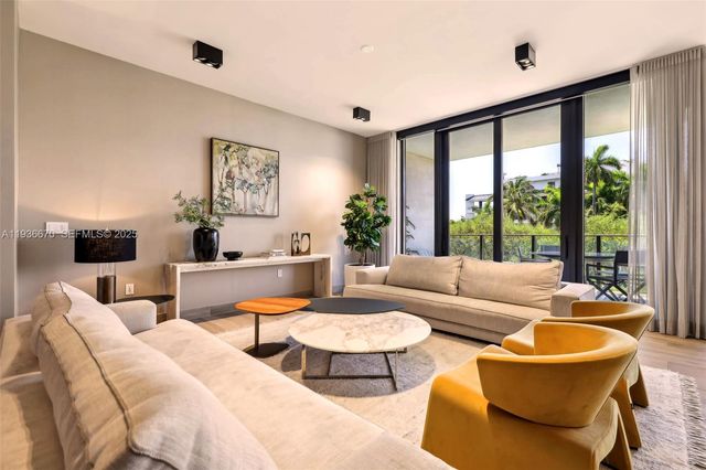 3581 E Glencoe St 309, Miami, FL 33133