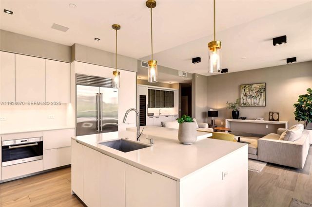 3581 E Glencoe St 309, Miami, FL 33133