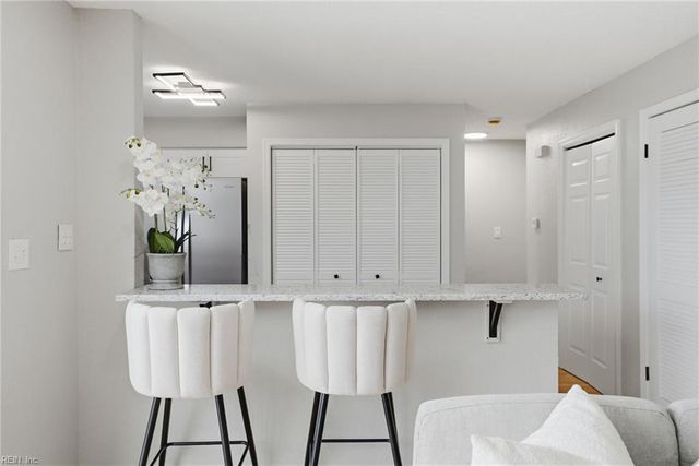 1634 E Ocean View Ave Apt 2E, Norfolk, VA 23503