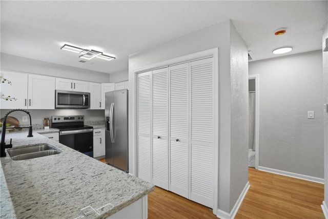 1634 E Ocean View Ave Apt 2E, Norfolk, VA 23503