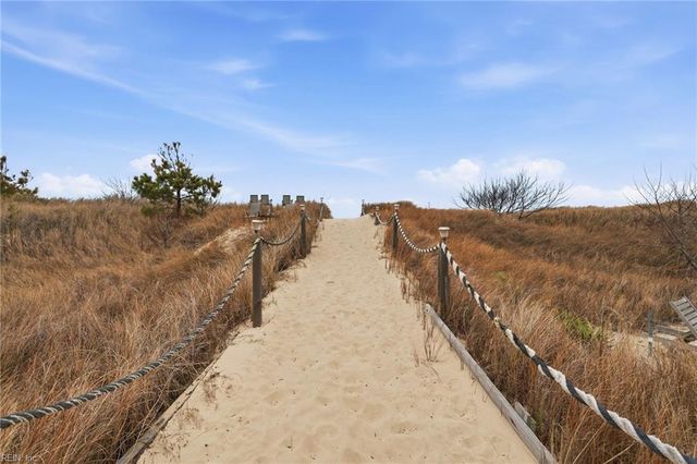 1634 E Ocean View Ave Apt 2E, Norfolk, VA 23503