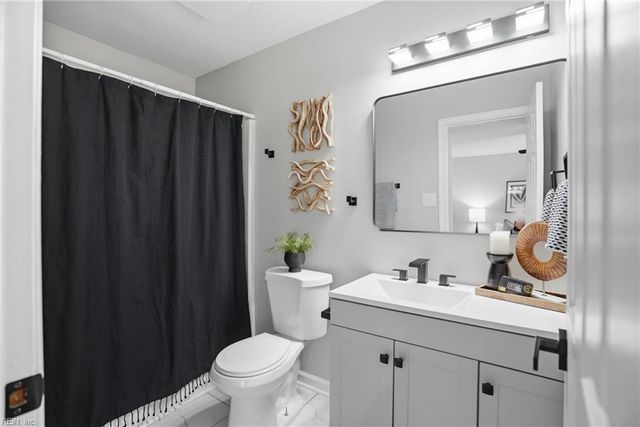 1634 E Ocean View Ave Apt 2E, Norfolk, VA 23503