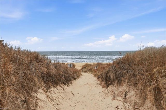 1634 E Ocean View Ave Apt 2E, Norfolk, VA 23503