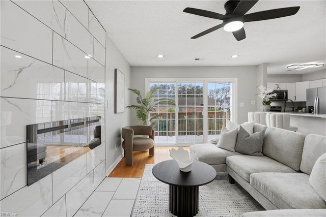 1634 E Ocean View Ave Apt 2E, Norfolk, VA 23503