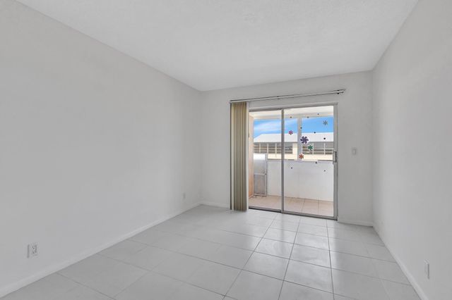 110 E Sheffield E, West Palm Beach, FL 33417