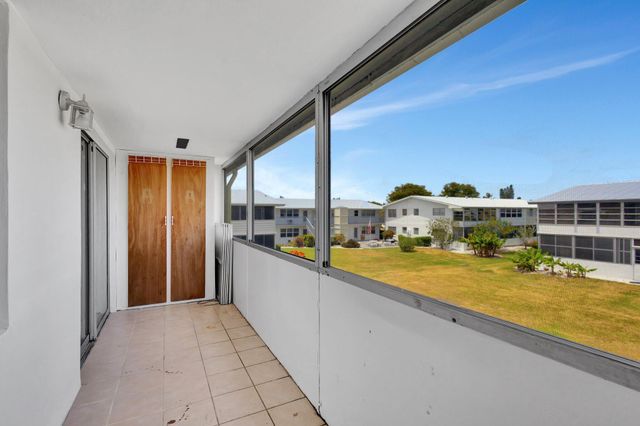 110 E Sheffield E, West Palm Beach, FL 33417