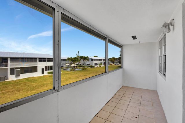 110 E Sheffield E, West Palm Beach, FL 33417