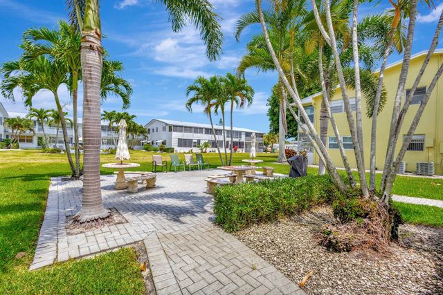 110 E Sheffield E, West Palm Beach, FL 33417