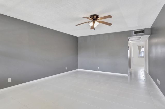 110 E Sheffield E, West Palm Beach, FL 33417