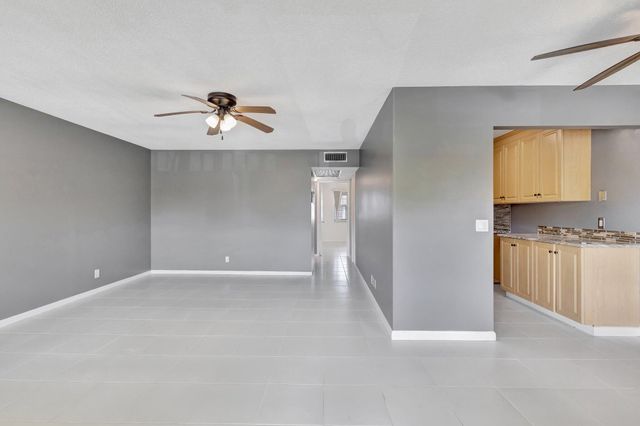 110 E Sheffield E, West Palm Beach, FL 33417