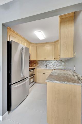 110 E Sheffield E, West Palm Beach, FL 33417