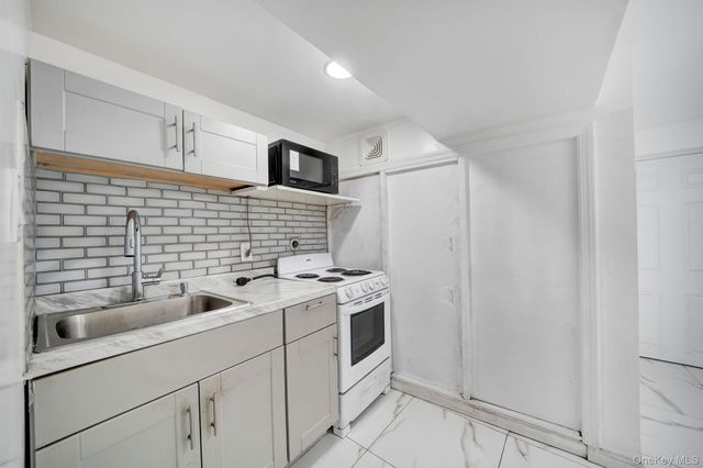 2067 Chatterton Avenue, Bronx, NY 10472