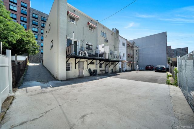 2067 Chatterton Avenue, Bronx, NY 10472