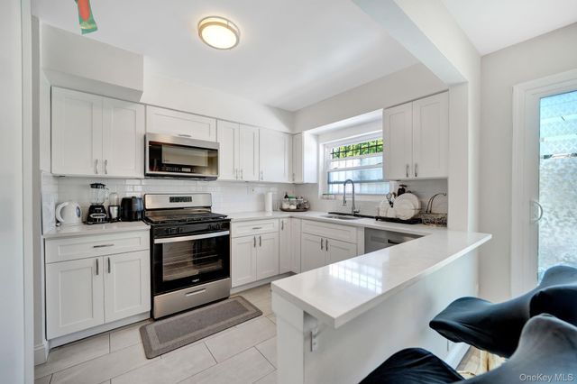 2067 Chatterton Avenue, Bronx, NY 10472