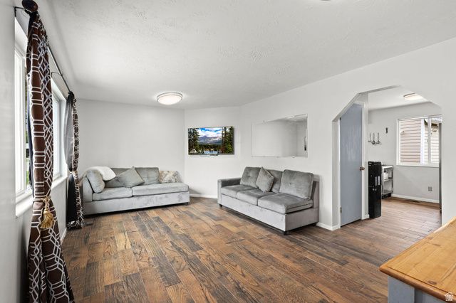 537 E 1900 N, North Ogden, UT 84414