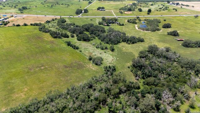 15510 US HIGHWAY 87 W, Adkins, TX 78101