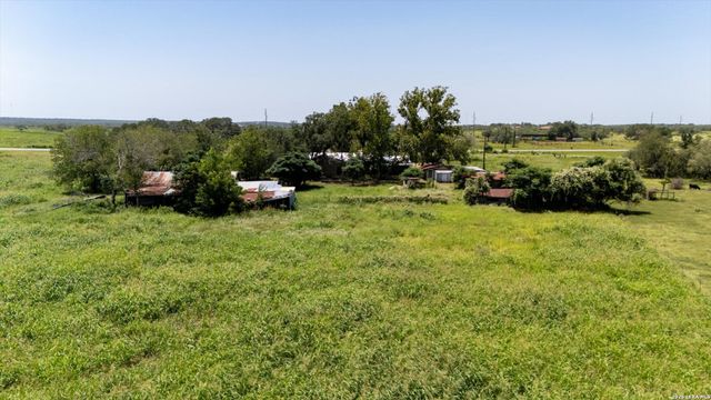 15510 US HIGHWAY 87 W, Adkins, TX 78101