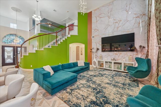 547 Breton Drive, Grand Prairie, TX 75052