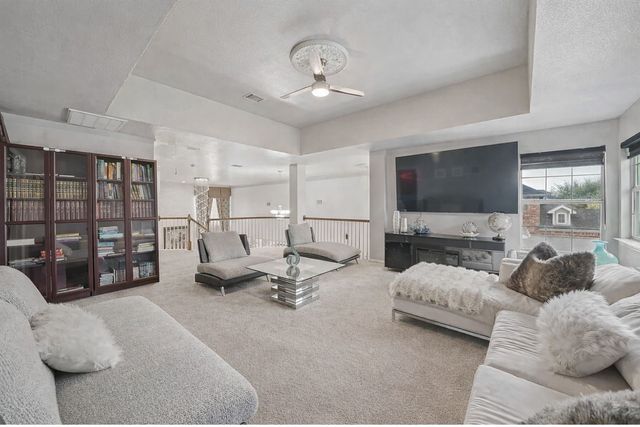 547 Breton Drive, Grand Prairie, TX 75052