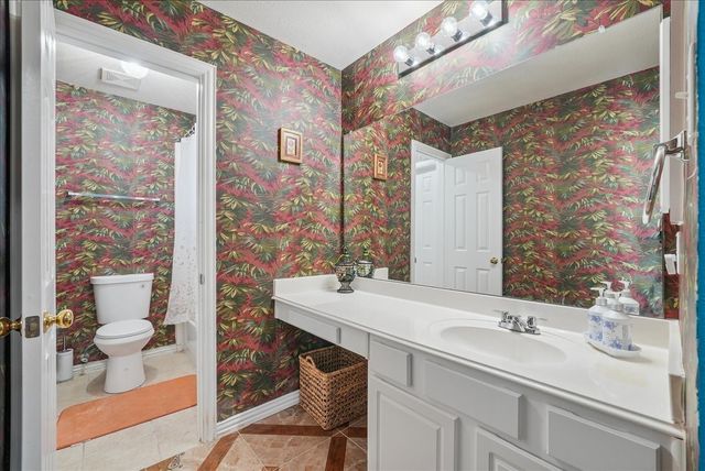 547 Breton Drive, Grand Prairie, TX 75052