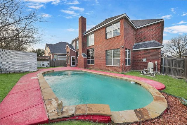 547 Breton Drive, Grand Prairie, TX 75052