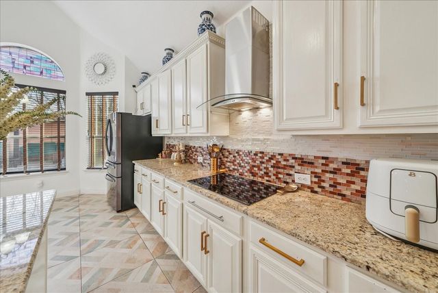 547 Breton Drive, Grand Prairie, TX 75052