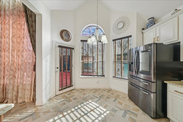 547 Breton Drive, Grand Prairie, TX 75052