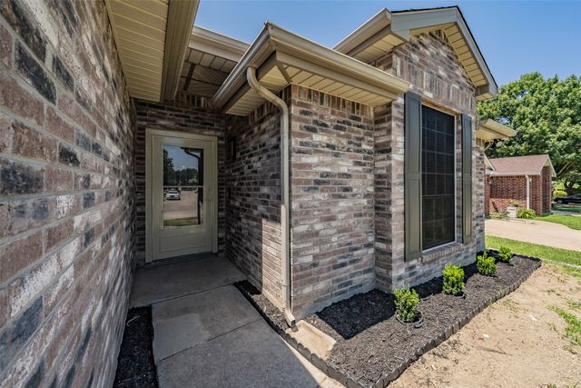 913 Mill Spring Drive, Garland, TX 75040
