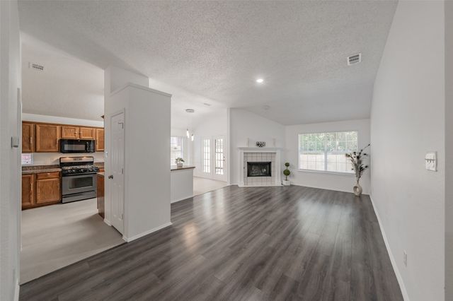 913 Mill Spring Drive, Garland, TX 75040