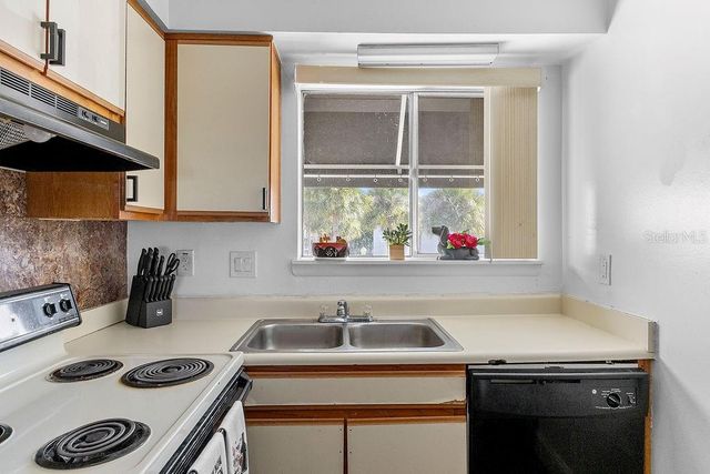 4269 S SEMORAN BOULEVARD 14, Orlando, FL 32822