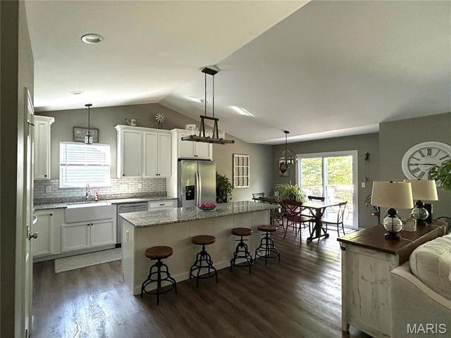 7930 Sonora Ridge, Caseyville, IL 62232