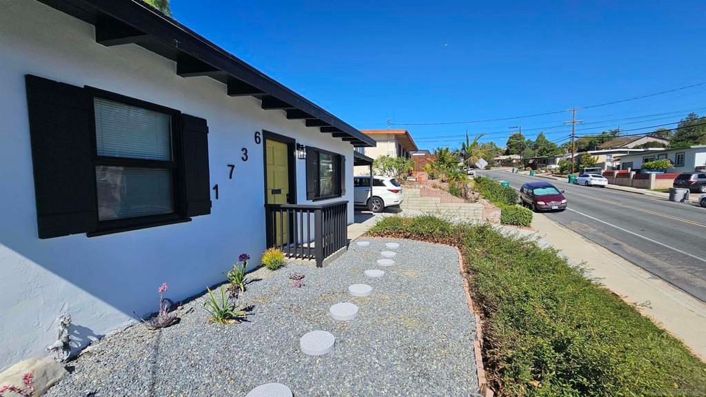 1736 Gateway, San Diego, CA 92105 — exterior